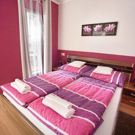 Апартаменты Cecilia Apartman Шарвар Экстерьер фото