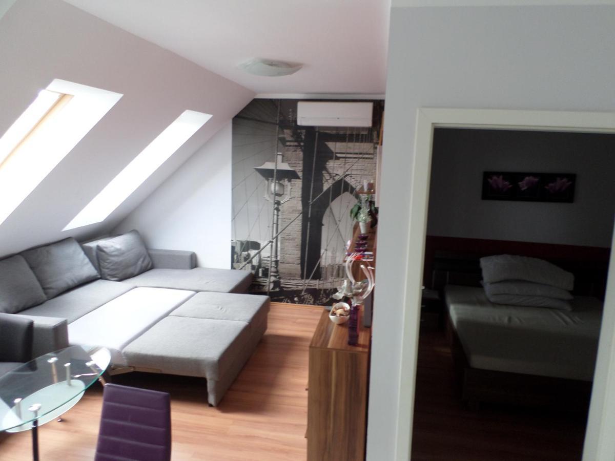 Апартаменты Cecilia Apartman Шарвар Экстерьер фото