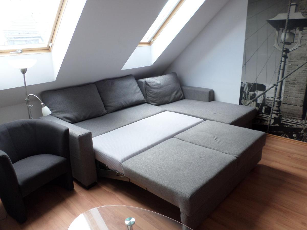 Апартаменты Cecilia Apartman Шарвар Экстерьер фото