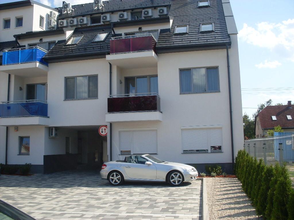 Апартаменты Cecilia Apartman Шарвар Экстерьер фото